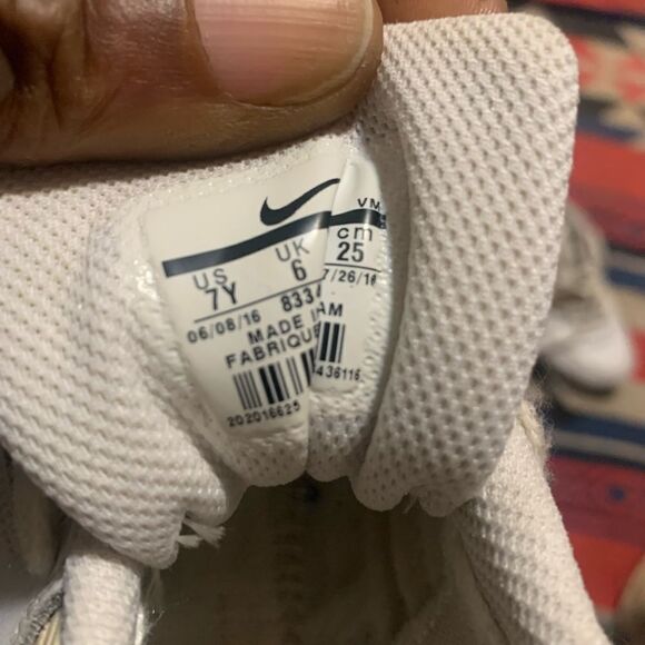 Nike Air Max 90 Triple White CN8490-100 - Picture 4 of 4